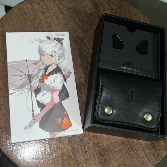 [HEXA] is an in-ear headphone with one dynamic driver +...